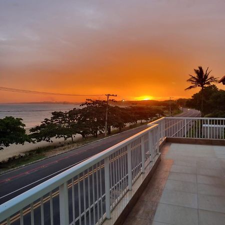 Ipe Amarelo - Frente Ao Mar Na Praia De Meaipe, Guarapari Esterno foto