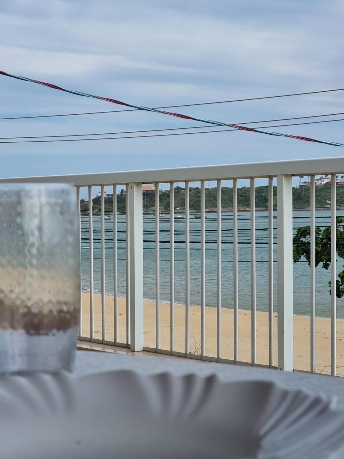 Ipe Amarelo - Frente Ao Mar Na Praia De Meaipe, Guarapari Esterno foto