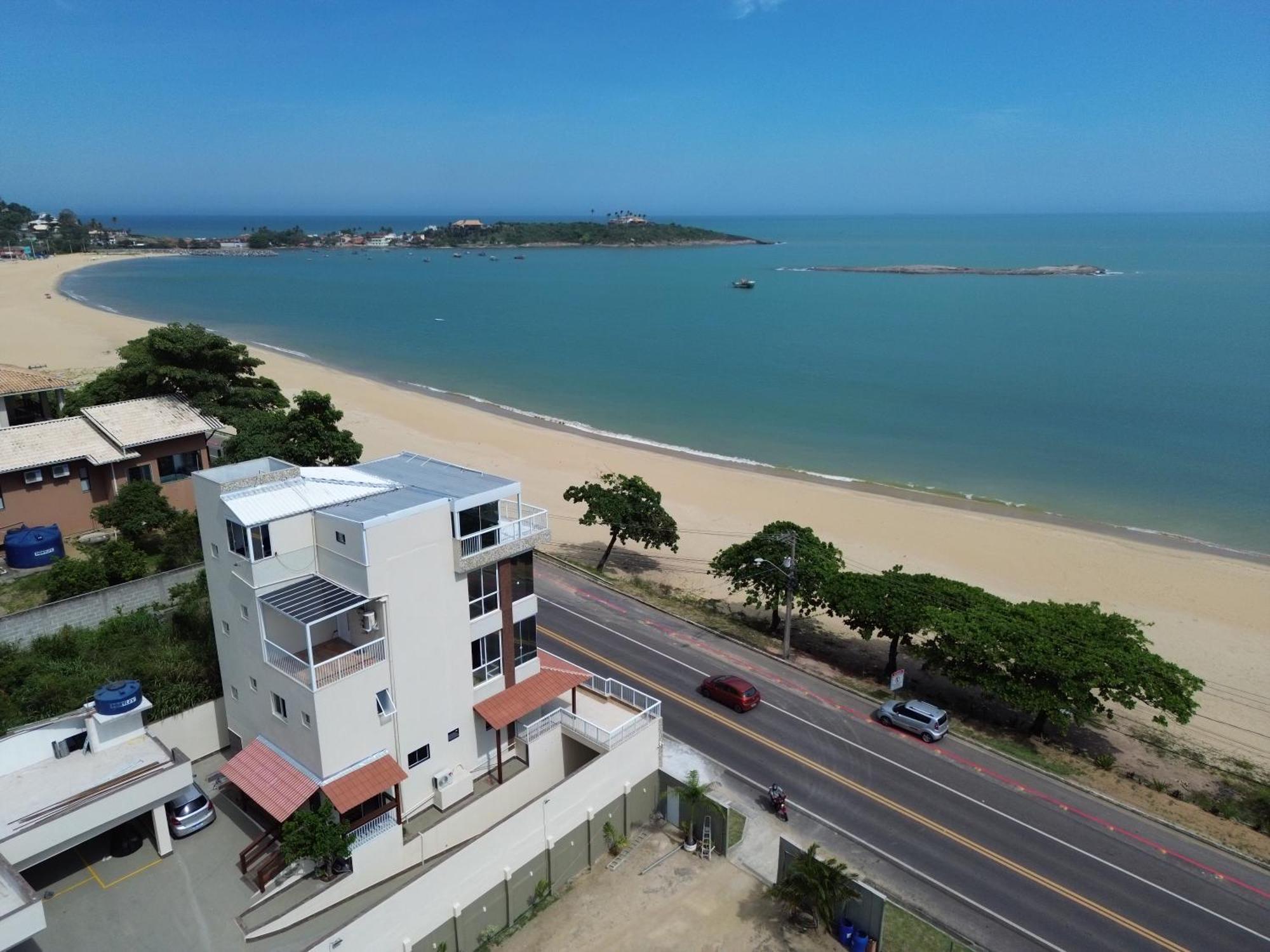 Ipe Amarelo - Frente Ao Mar Na Praia De Meaipe, Guarapari Esterno foto